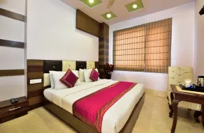 Hotel Taksh Inn - Room