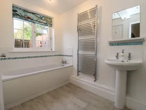 The Little White Cottage - Baño