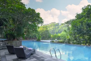 Oak Tree Emerald Hotel & Coventions Semarang - Pool