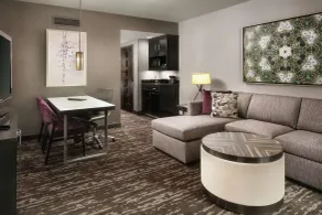 Embassy Suites by Hilton Crystal City National Airport - Chambre