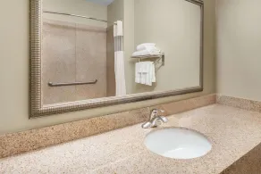 La Quinta Inn & Suites by Wyndham Broussard - Lafayette Area - Badezimmer