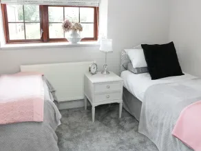 Little Beeches - Quarto