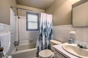 Mtn Getaway w/ Indoor Hot Tub, Golfers Welcome! - Badrum