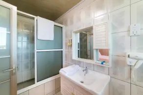 Riverside Hotel - Bathroom
