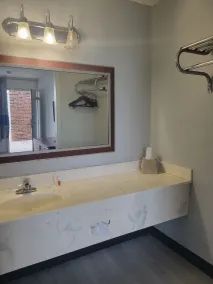 Baymont by Wyndham Hannibal - Salle de bain
