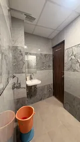 Hotel Raas Inn - Badezimmer