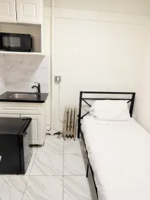 Adrian Hotel - Habitación