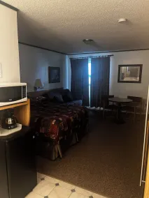 Coast Whitecourt Hotel - Zimmer