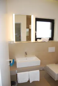 Rebgut - Bathroom