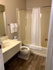 Airways Motel - Bathroom