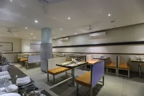 Hotel Ashray Inn Express - Restaurant