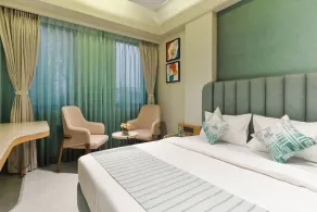 Bhagwati Luxuria Hotel  - Værelse