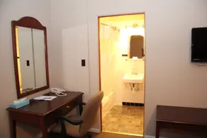 Green Acres Hotel - Habitación