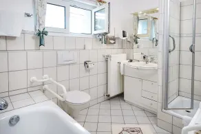 Regenbogen-Appartement - Bathroom