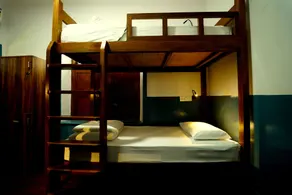 Leo Vishroam - Chambre