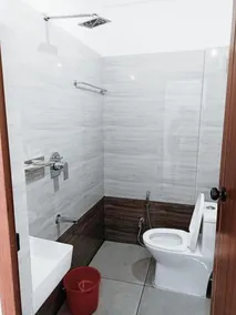 Thekkumpuram Residency - Bathroom