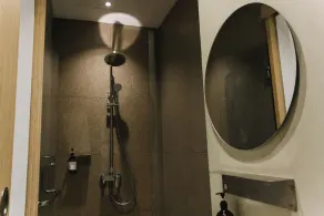 Hotel Sanctuary Slipi - Bathroom