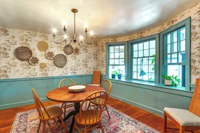 Walkable Location: Historic Home in Charles Town! - Intérieur