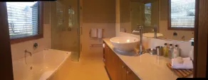 Lansdown Peaks Apartments - Bathroom