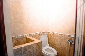 Hotel Laweyan Solo - Bathroom