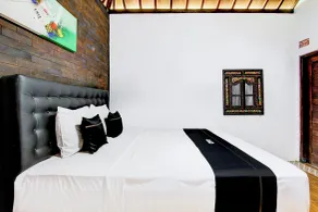 Capital O 94018 Joglo Eyang Niek Turi Syariah - Habitación