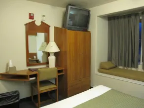 Eagle River Microtel - Chambre