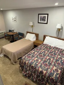Fins and Feathers Lodge - Rom