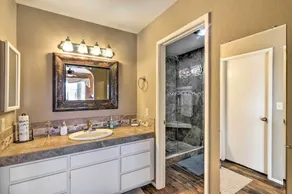 Bullhead City Home w/ Private Pool, Hot Tub & View - Interiør