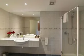 Manata Homestead & Lodge - Bathroom