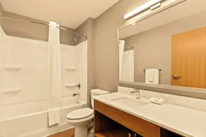 LivAway Suites- Syracuse  - Banheiro