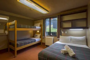 Pinewood Queenstown - Chambre