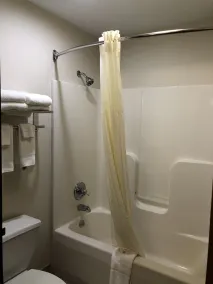 Quality Inn & Suites Sun Prairie Madison East - Salle de bain