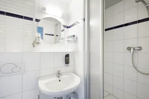 a&o Düsseldorf Hauptbahnhof - Bathroom