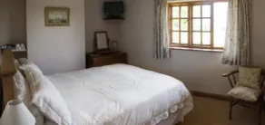 Larkrise Cottage Bed And Breakfast - Room