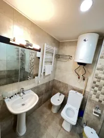 Holiday Lux Sea Towers Batumi - Bathroom