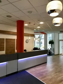 Well Hotel - Rezeption
