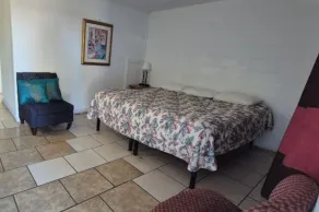 Arrow Motel by OYO Near Downtown - Room