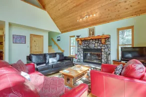 Angel Fire Cabin w/ Deck: Hike, Golf & Cool Off! - Intérieur