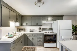 Comfy Apartment Close to Downtown and Beaches! - Intérieur