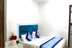 Hotel Diamond Stay Free Pick up From Nizamuddin Railway Station - Quarto