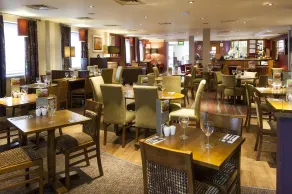 Premier Inn Leeds City - Elland Road - Restaurant