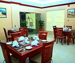 ROYAL HOTEL - Restaurant