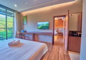 The Saray Munnar Luxury Resort with Pool by VOYE HOMES - Room