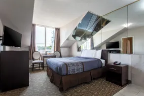 Super 5 Inn - Room