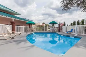 Days Inn by Wyndham Jackson - Pool