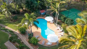 The Islander - Pool