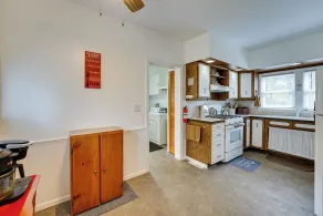 Cozy Hart Getaway w/ Fire Pit < 1 Mi to Lake! - Interiör