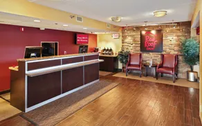 Red Roof Inn Johnson City - Lobby-lounge