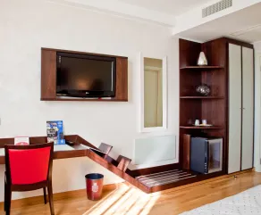 Breaking Business Hotel - Room
