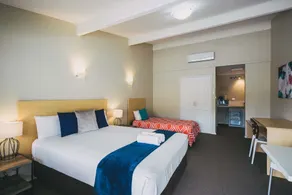 Six Degrees Motel - Room